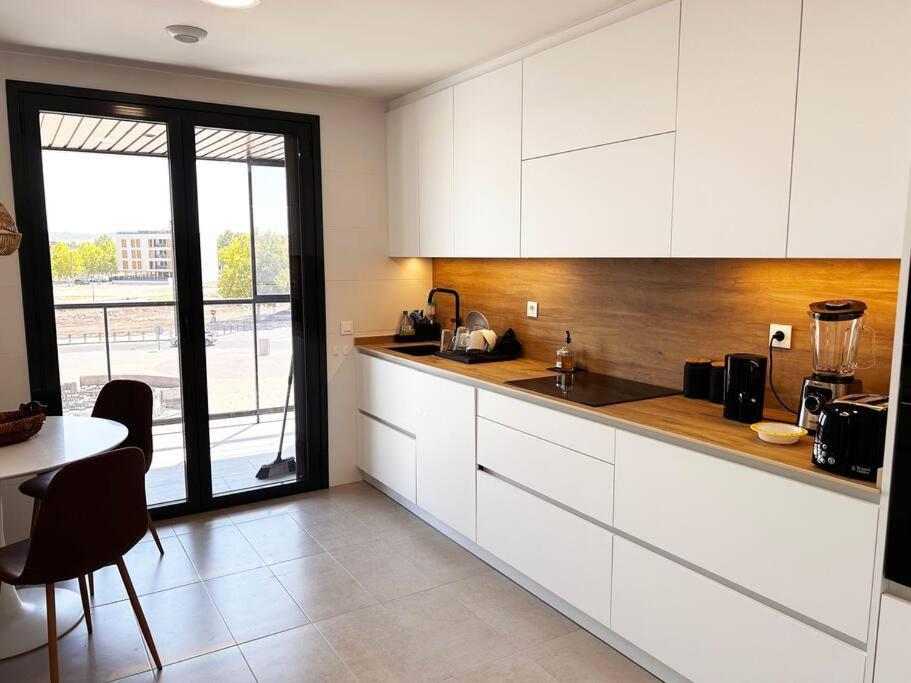 Apartamento De Cuatro Habitaciones En Talavera Talavera de la Reina Luaran gambar