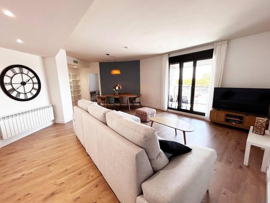 Apartamento De Cuatro Habitaciones En Talavera Talavera de la Reina Luaran gambar